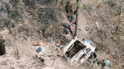 Jammu Accident: अखनूर हादसे में मजिस्ट्रेटी जांच के आदेश, यूपी से कई परिजन जम्मू पहुंचे, छह अफसर निलंबित Jammu Akhnoor Accident : Orders for magisterial probe nearabout 72 patients undergoing treatment at GMC jammu
