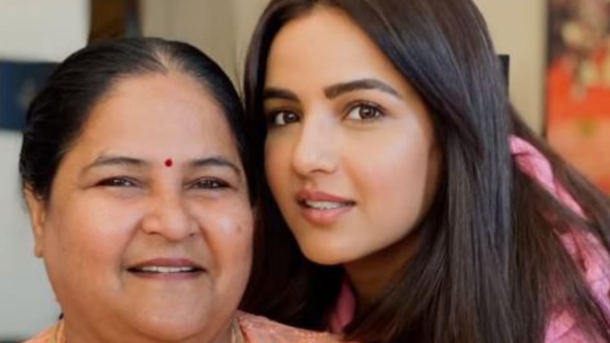 Bigg Boss 14 fame Jasmin Bhasin mother admitted in hospital says she is strongest health update