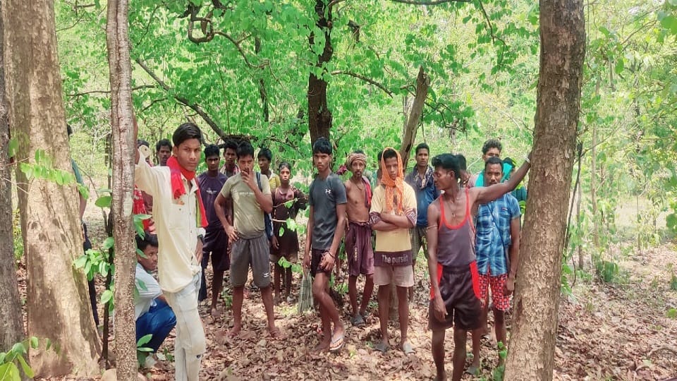 Naxalites could not break Chakravyuh of soldiers first husband and then wife killed at same place in Bijapur