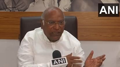 Congress President mallikarjun Kharge reacts on PM Modi's meditation asked who will bear expenses