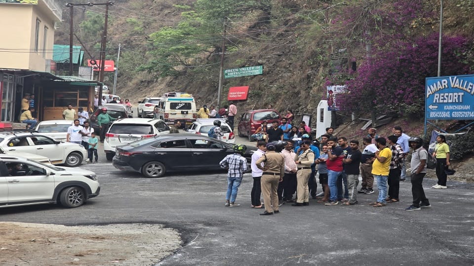VIP movement causing upset to local people and tourists in nainital uttarakhand