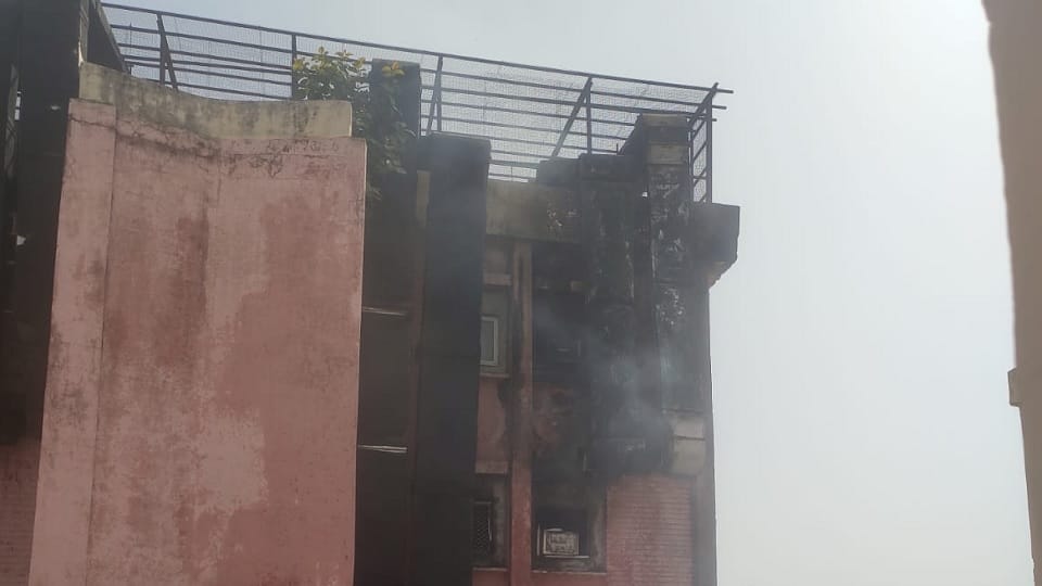 Fire breaks out in gynecological OT of medical college due to short circuit