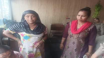 घटना की जानकारी देती पुलिस।