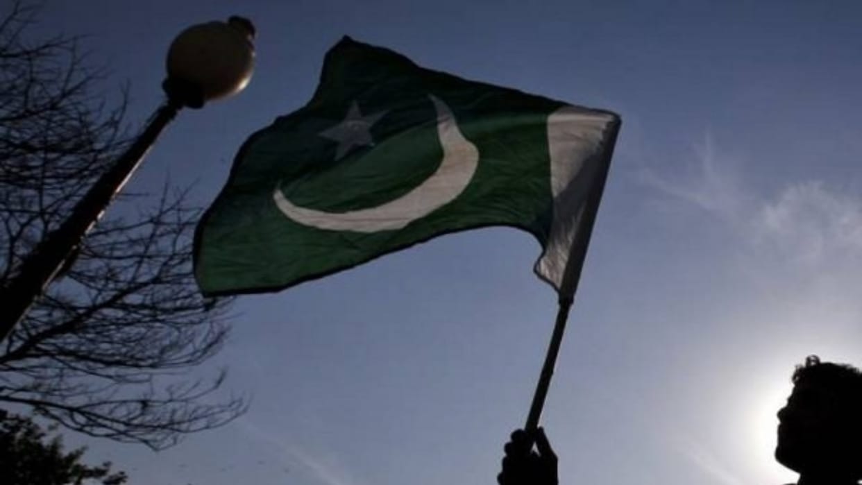 Over 22000 bureaucrats in Pakistan possess dual nationality news in hindi