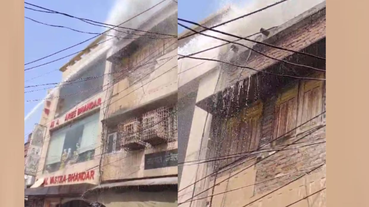 Sitapur: Fire broke out in a clothe house in Sitapur.