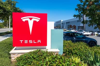 Tesla Cars May Soon Get Starlink Support: New Patent Signals Satellite Internet Integration
