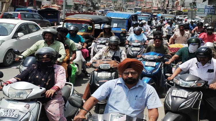 Dehradun: जाम में बुजुर्ग की मौत का मानवाधिकार आयोग ने लिया संज्ञान, कहा-विकराल रूप ले चुकी ट्रैफिक की समस्या