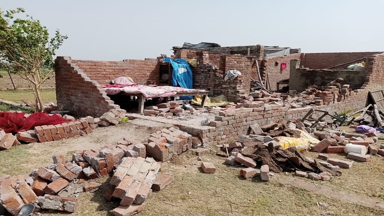 Weather Updates five people died as storm wreaks havoc in Lakhimpur Kheri