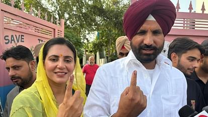 See Photos of Celebrities voting in Loksabha Election in Punjab