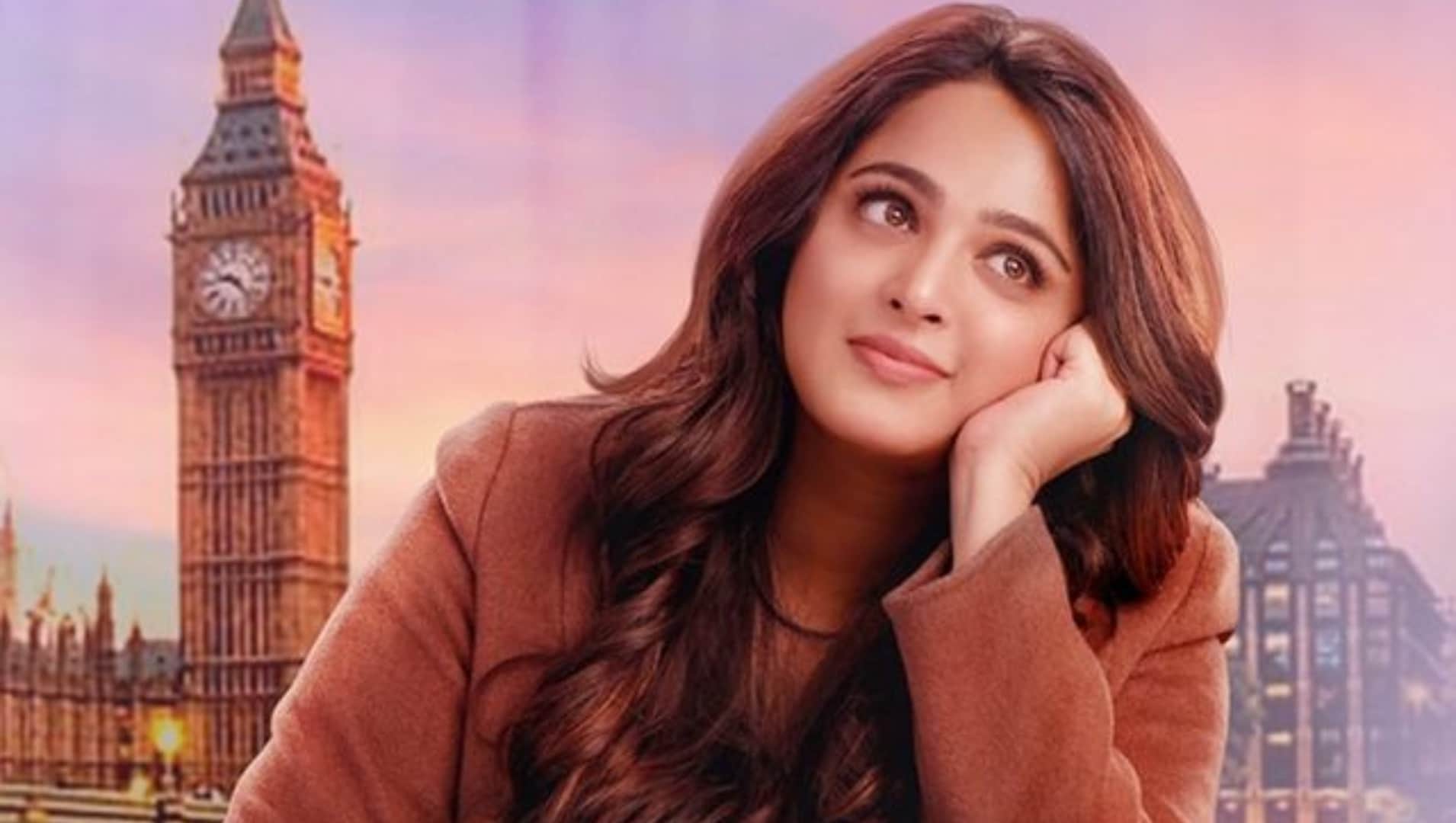 Actress who played Mother role to Older Actors Anushka Shetty Prabhas to Shefali Akshay Kumar