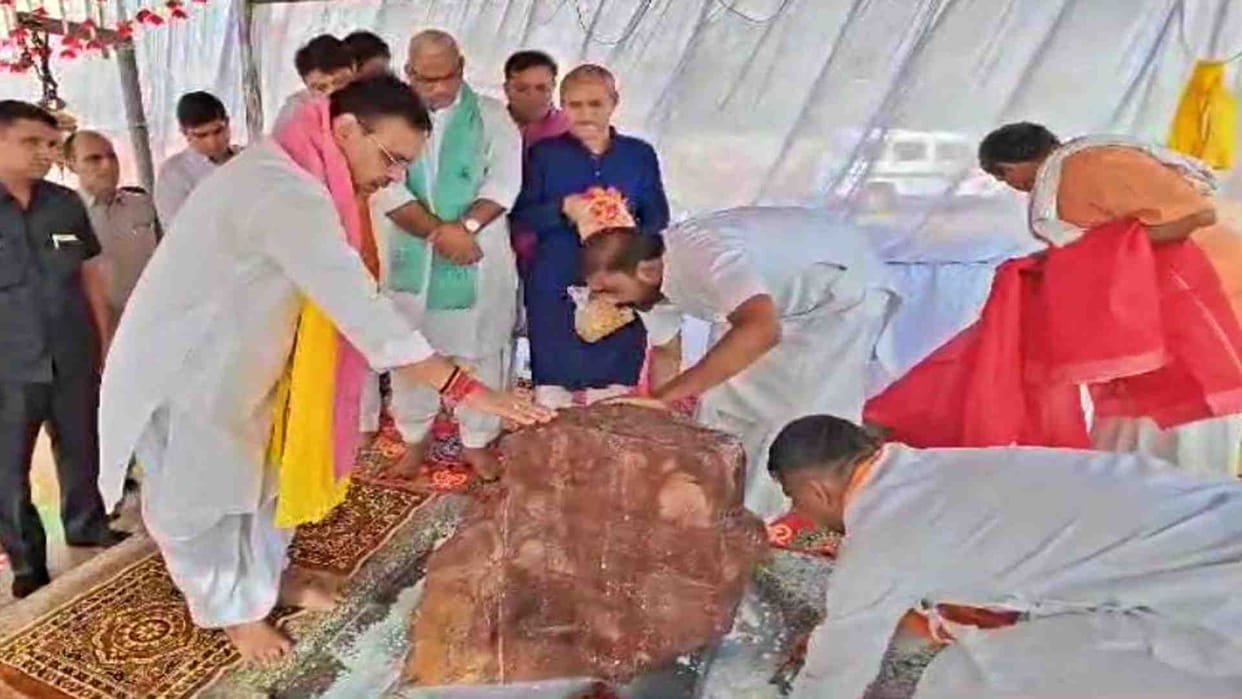 Bharatpur: CM Bhajanlal Sharma visited Girraj Maharaj in Bharatpur