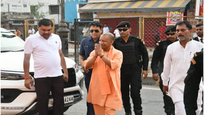 After voting in Gorakhpur, CM Yogi gave the slogan of Modi government once again in the press conference