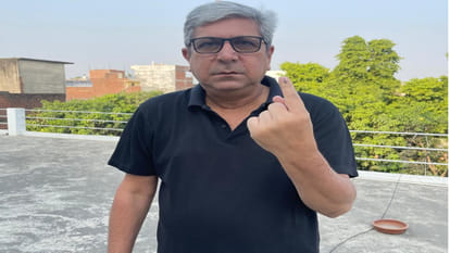 The voting graph increased rapidly in Gorakhpur during the afternoon, people cast their votes in large numbers