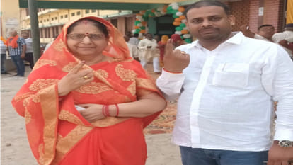DIG and other people voted in Gorakhpur, crowd was less, Know the voting graph