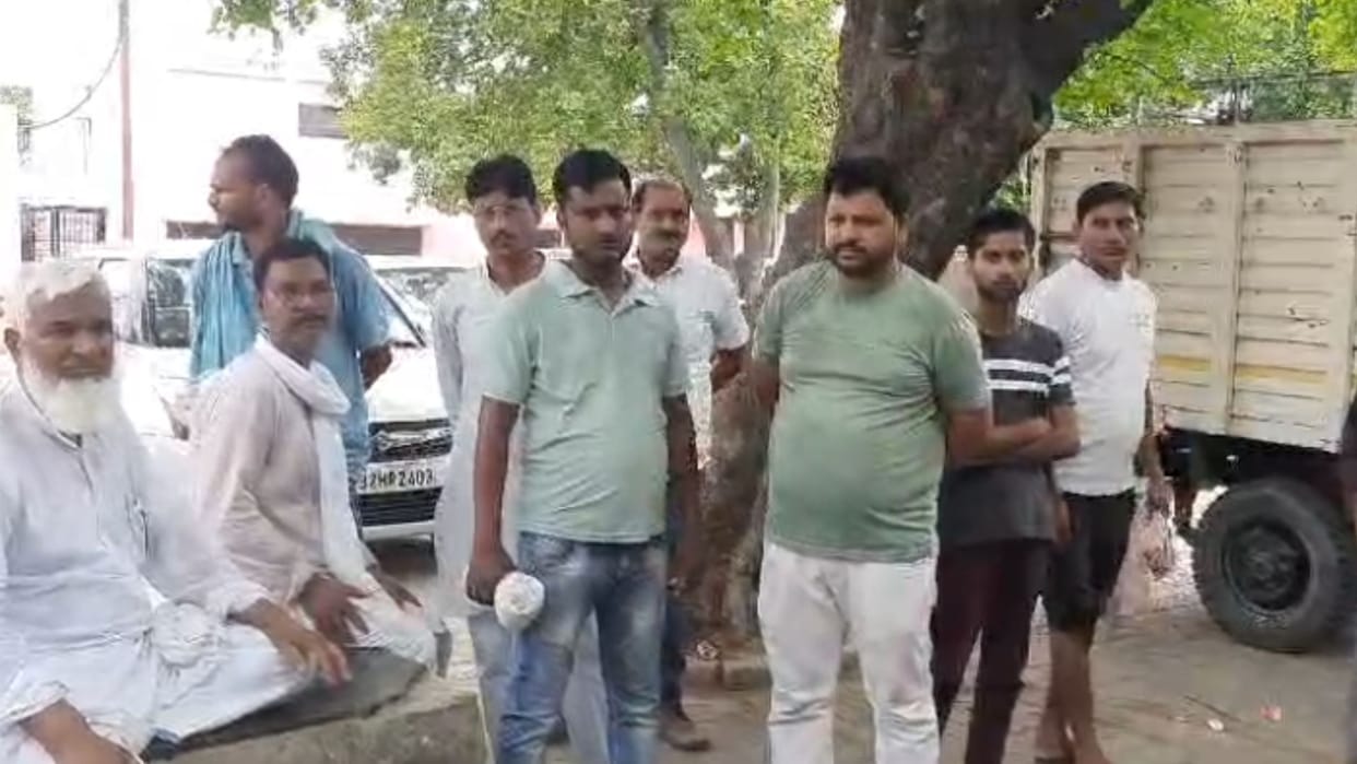 dead body of married woman taken out for postmortem by digging grave in azamgarh