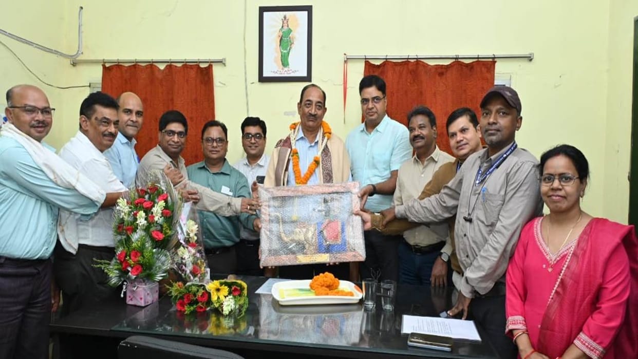 Raipur News: Public Relations Department Deputy Director Lalit Chaturvedi retired