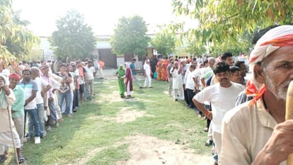 Lok Sabha Election Voting See enthusiasm of elderly and young voters women were also ahead