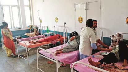 मुरादाबाद के जिला अस्पताल में भर्ती मरीज