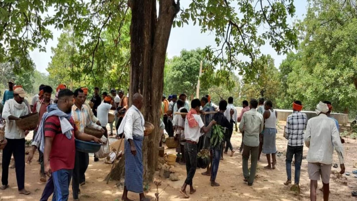 Anuppur News Unique tradition of tribals they offer food to Indradev for good rain