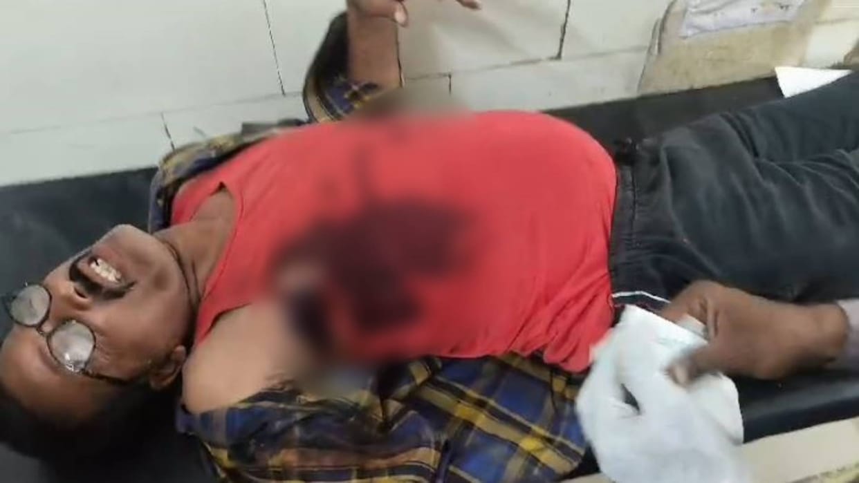 Tikamgarh News A person on duty at gas agency in Bhainswari village was shot