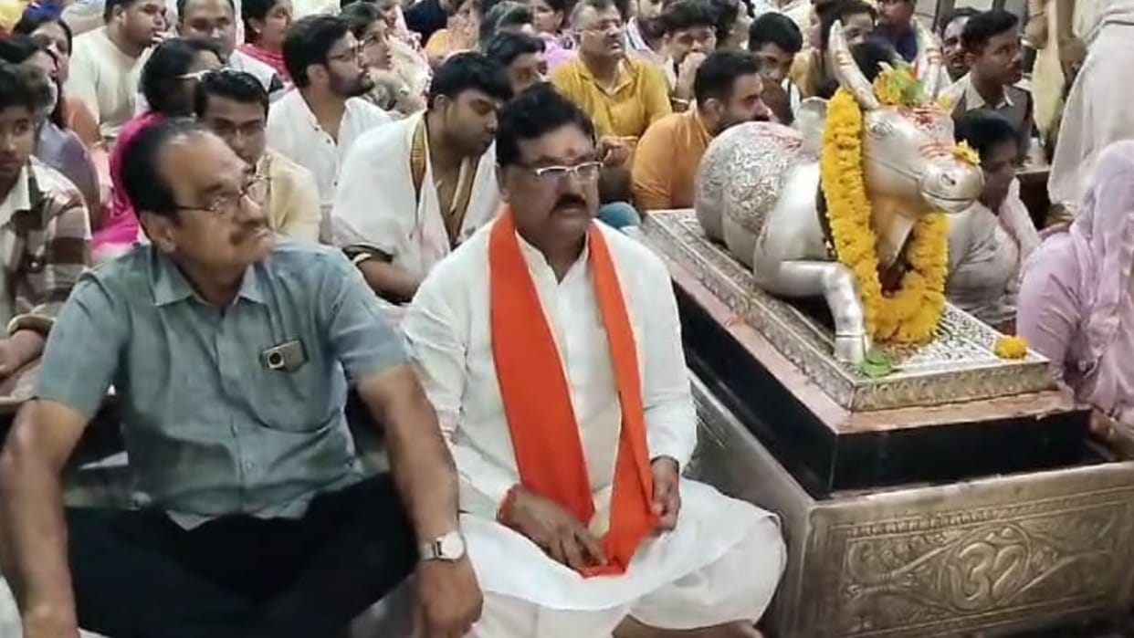Former Agriculture Minister Kamal Patel reached the court of Baba Mahakal