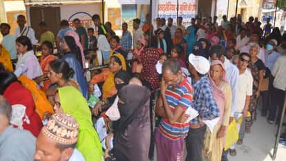 ओपीडी में मरीजों की कतार