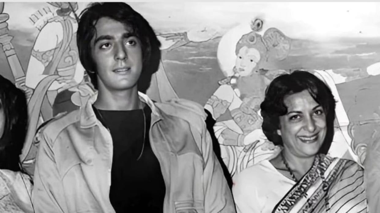 Sanjay Dutt pen down a emotional note on birth anniversary of her mother nargis dutt shared old photos