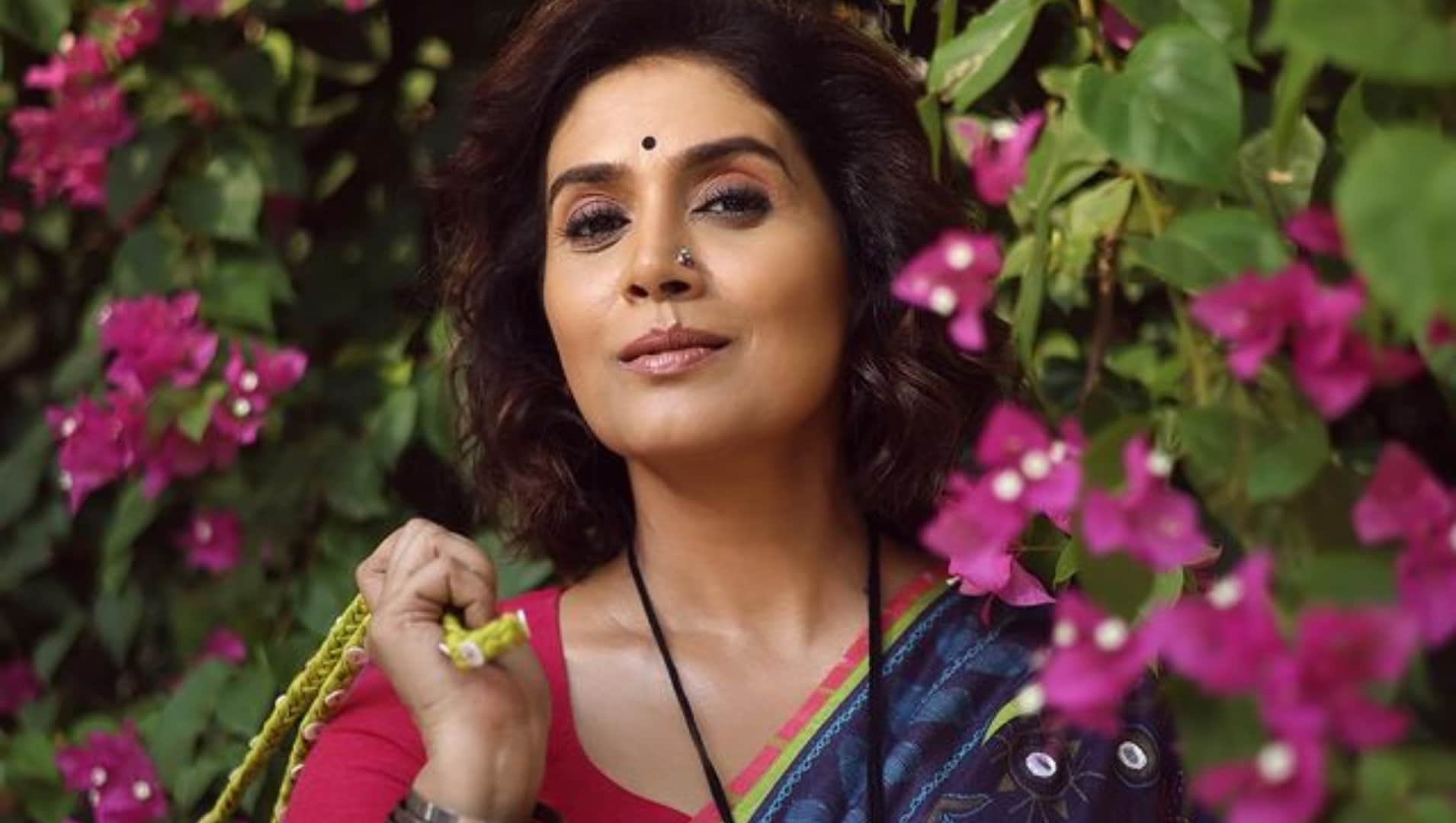 Actress who played Mother role to Older Actors Anushka Shetty Prabhas to Shefali Akshay Kumar