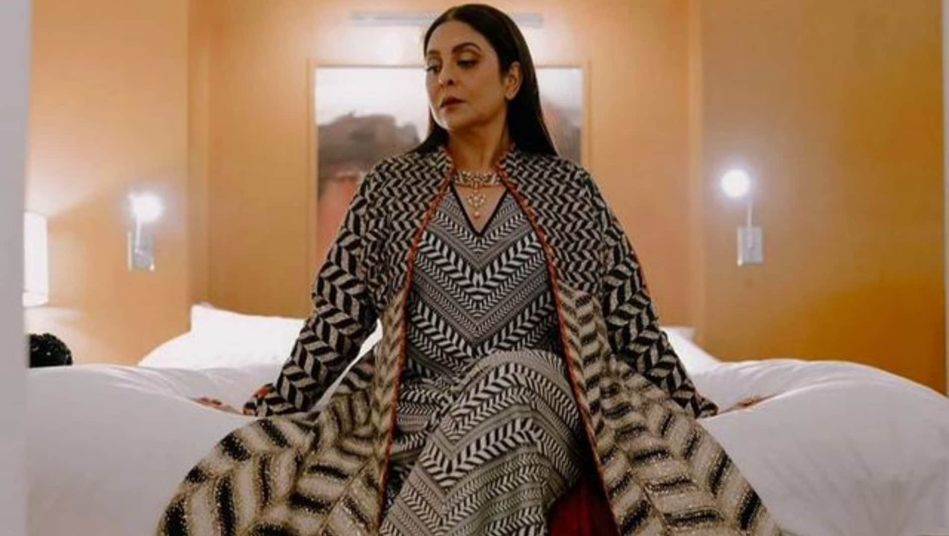 Actress who played Mother role to Older Actors Anushka Shetty Prabhas to Shefali Akshay Kumar