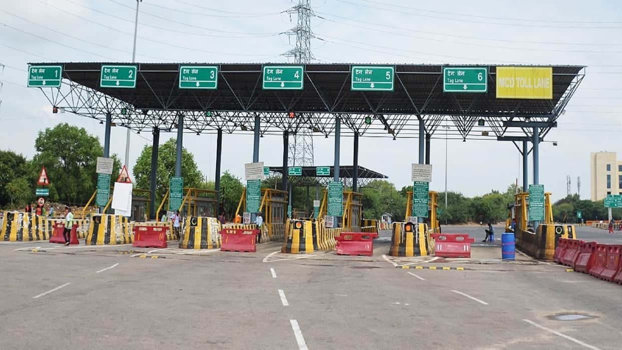 By the end of the year, 400 toll plazas in the country will become barrier-free