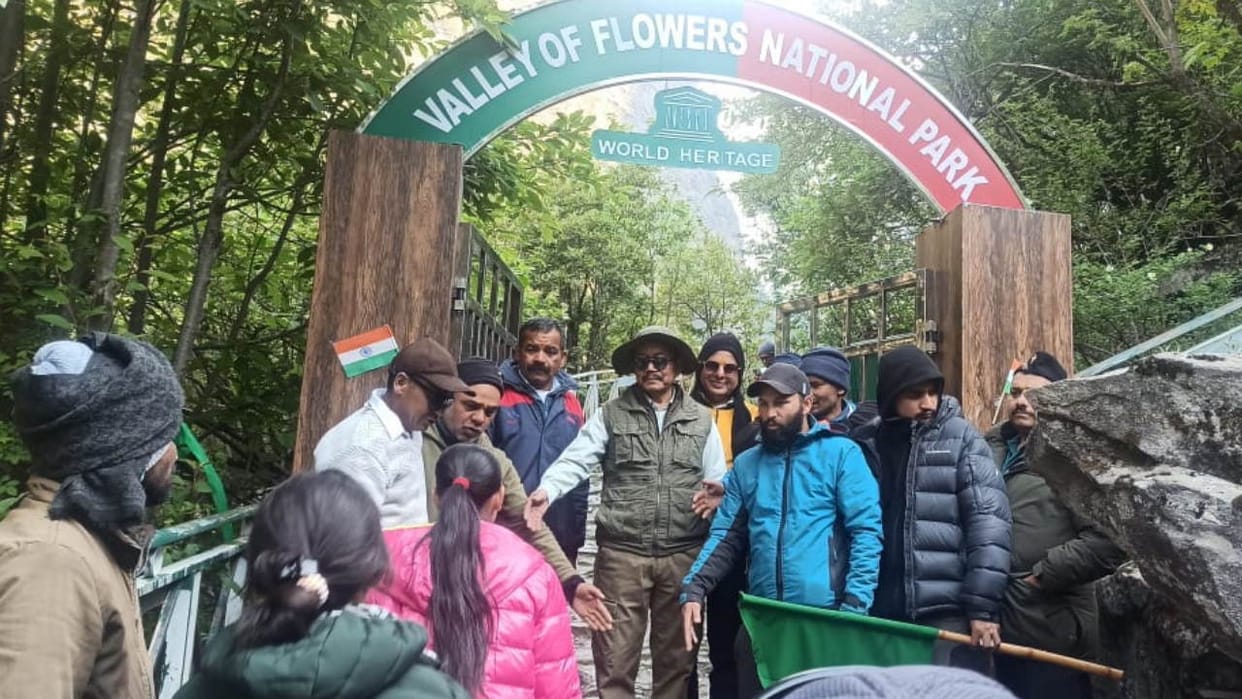 Valley of flowers open for tourists Joshimath Chamoli Uttarakhand News in hindi