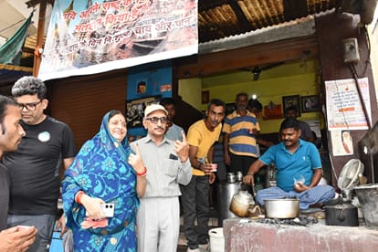 Hot Seat Varanasi lok sabha chunav voting latest unique photos of voting