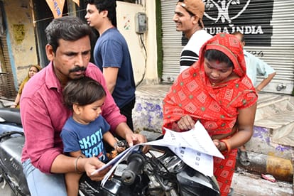 Hot Seat Varanasi lok sabha chunav voting latest unique photos of voting