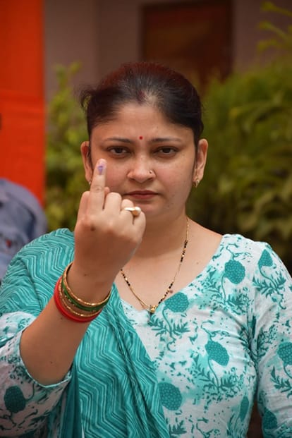 Hot Seat Varanasi lok sabha chunav voting latest unique photos of voting