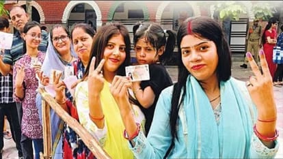 Delhi : मतदान फीसदी के गणित से हार-जीत का आकलन, भाजपा और इंडिया गठबंधन दोनों कर रहे हैं अपनी बढ़त के दावे Delhi: Assessment of victory and defeat through the mathematics of voting percentage.