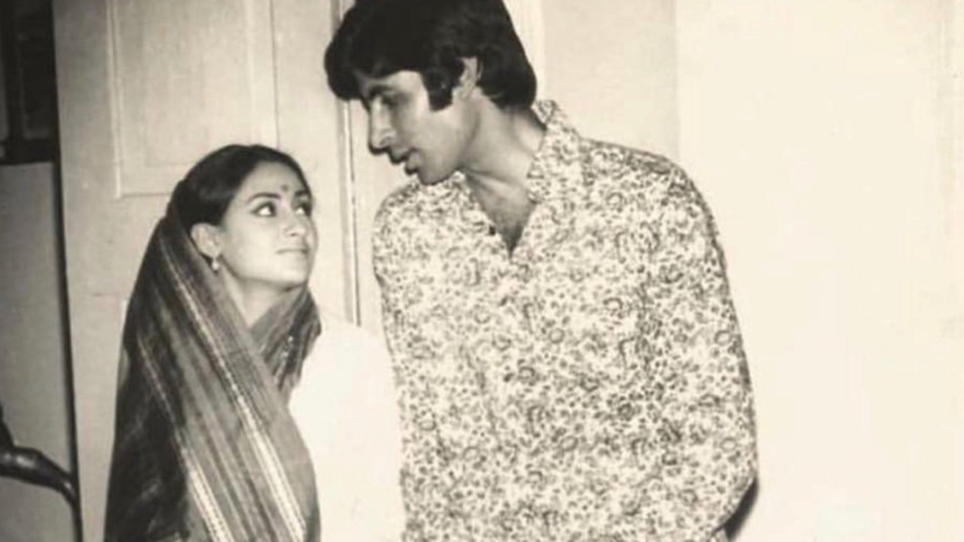amitabh bachchan jaya bachchan celebrating their wedding anniversary click here to know about their story