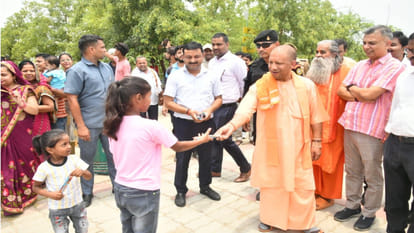 CM Yogi visited Gorakhpur Zoo on Sunday and gathered information about the lion and other wild animals