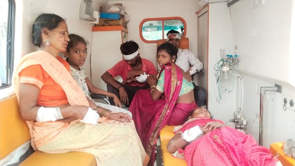 Truck hits pickup full of devotees about 25 people injured in accident in Bilaspur