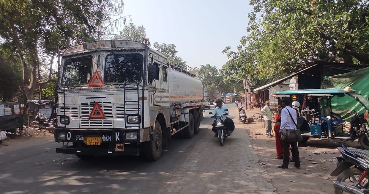 Dumper driver crushed tanker driver, there was a minor collision between the two vehicles