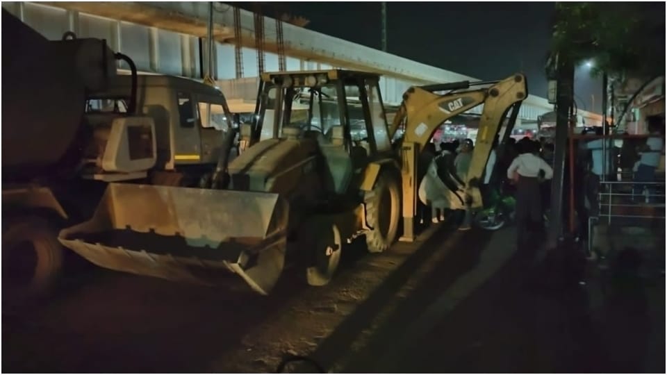 MP News: Troubled by power cut in Katni people blocked the road