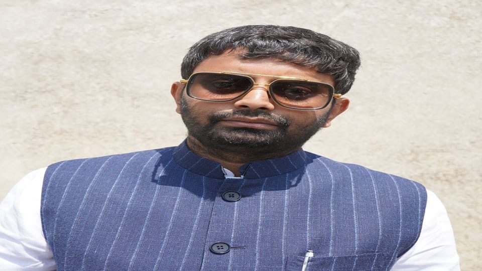 Convenor of Yuva Chetna Rohit Kumar Singh said that the people of the country are with Pm Narendra Modi