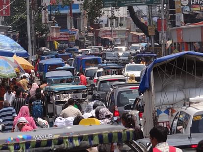 Uttarakhand News Heavy Traffic Jam in Rishikesh on Weekend Tourist crowd gathered Photos