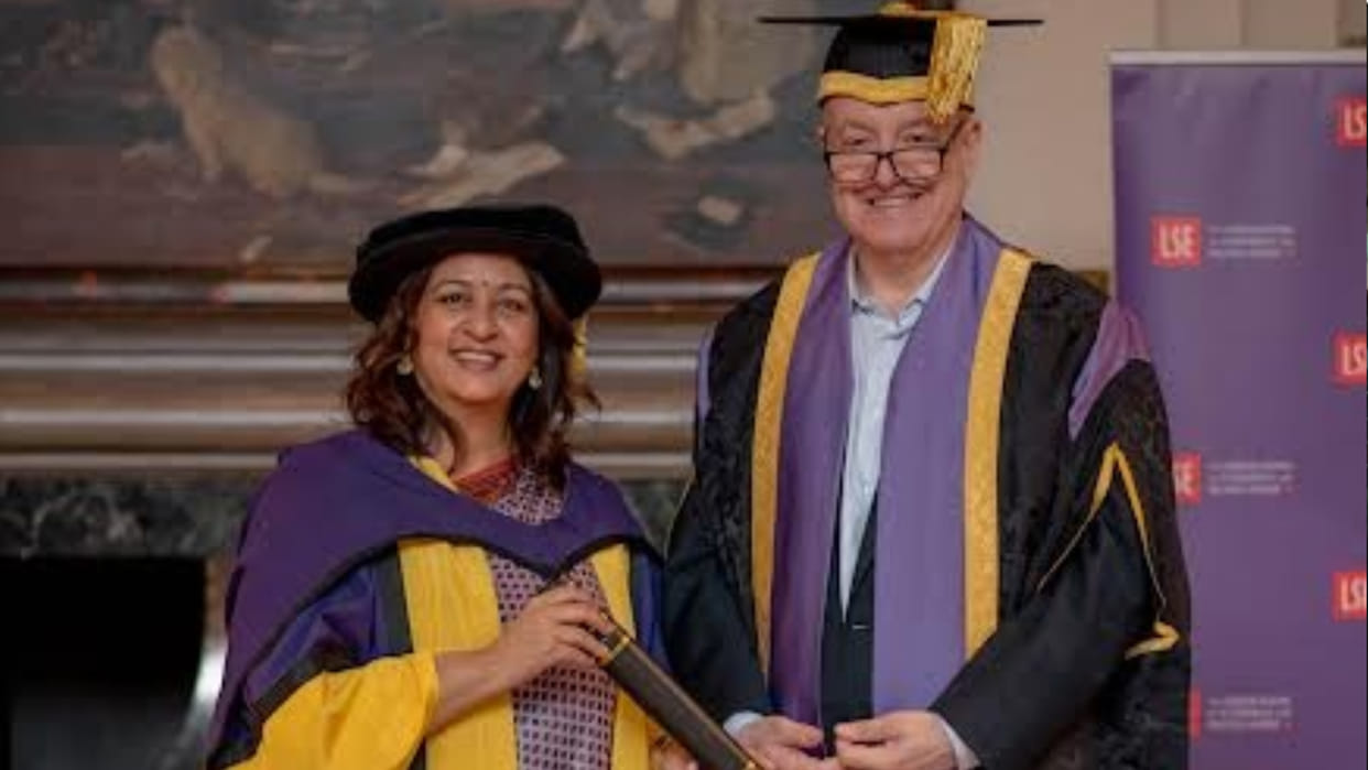 Indore: Safina, who fought for girls' education, honored, received honorary doctorate degree from London.