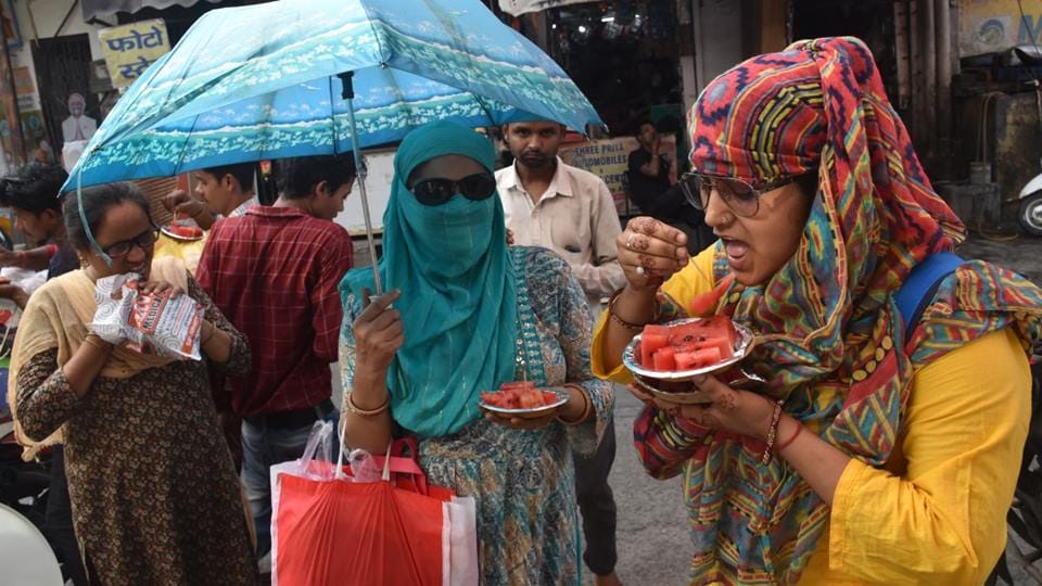 Relief from hot winds Moradabad, possibility light rain within 24 hours, temperature 43 degrees