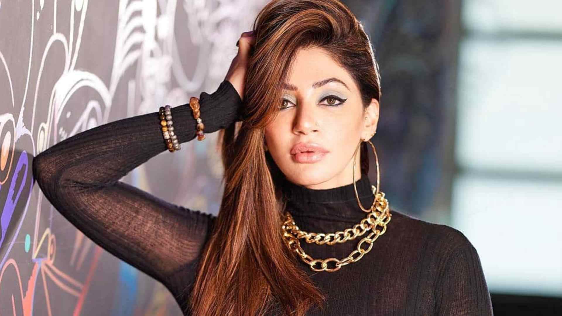Actress Fall In Love With On Screen Son Kishwer Merchant Eva Grover Rehyna Pandit Aparna Kumar