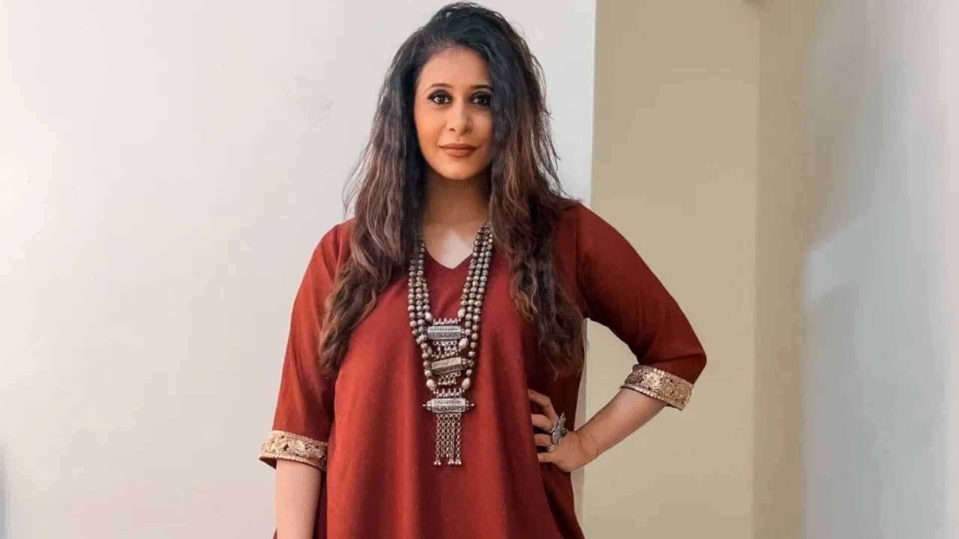 Actress Fall In Love With On Screen Son Kishwer Merchant Eva Grover Rehyna Pandit Aparna Kumar