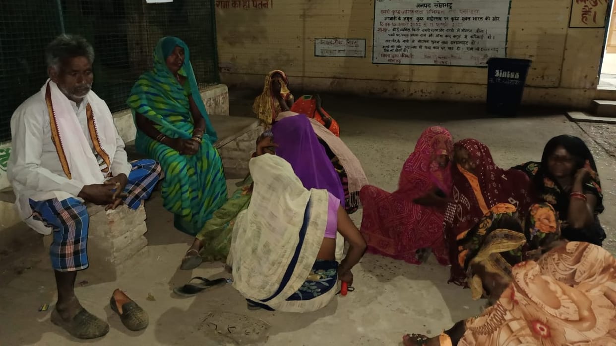 Husband and wife die after bike collides with tree on Ghorao Shivdwar road in Sonbhadra