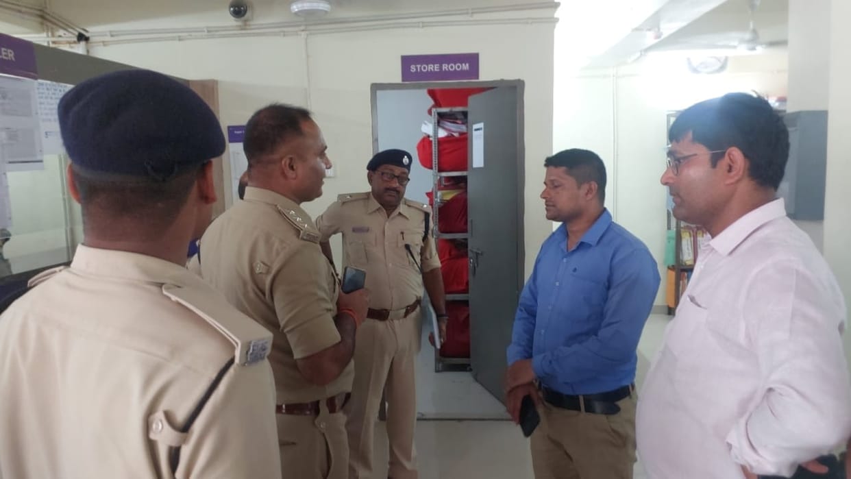Bihar News: Loot worth lakhs of rupees in broad daylight in Patna; Utkarsh Small Finance Bank; Bihar Police