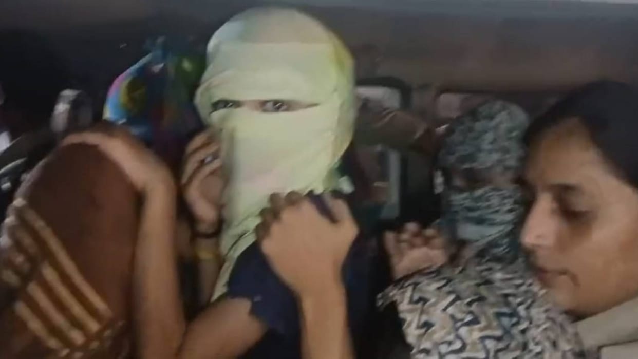 Children who ran away from Mumbai were found in Gwalior they had left their step mother in train and fled
