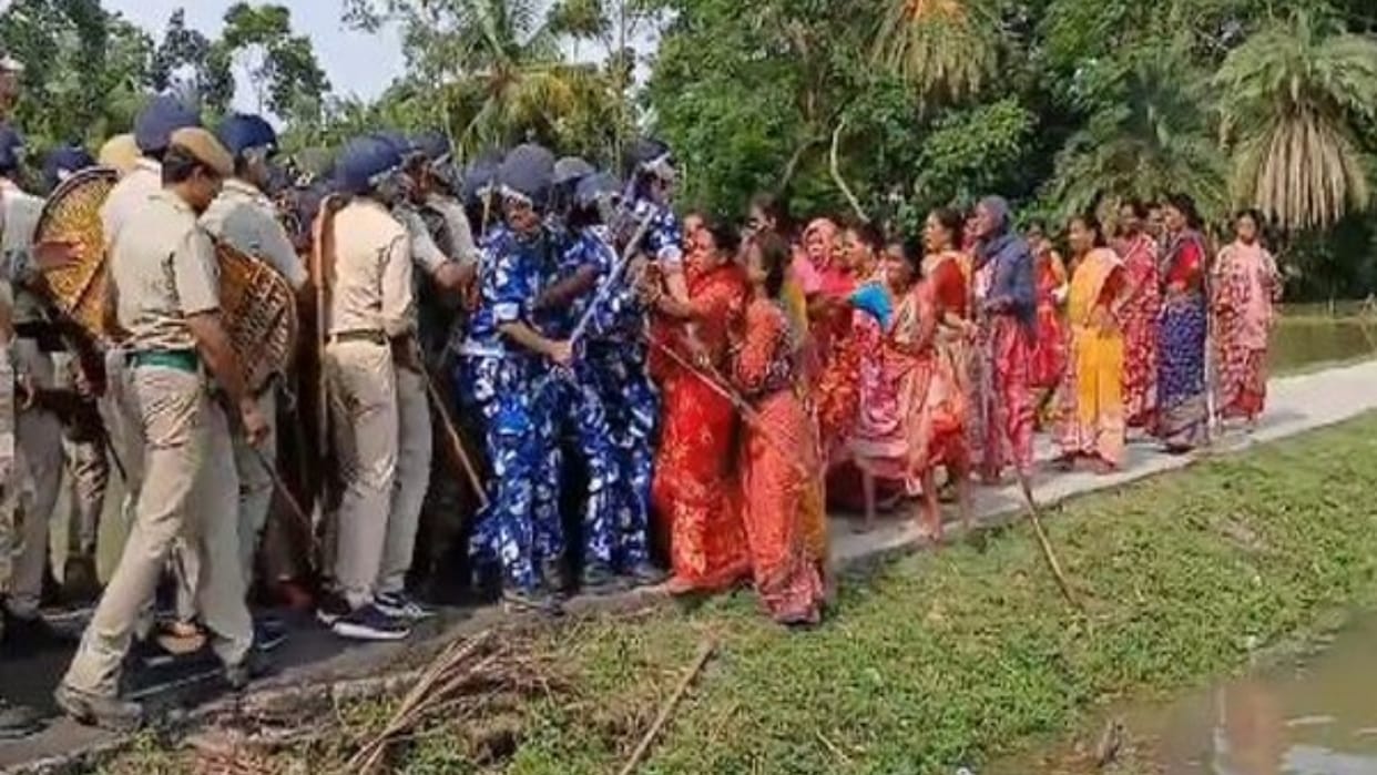 Sandeshkhali News Bjp Amit Malviya Target CM Mamata Banerjee as Protesting Women Scuffle Threatened